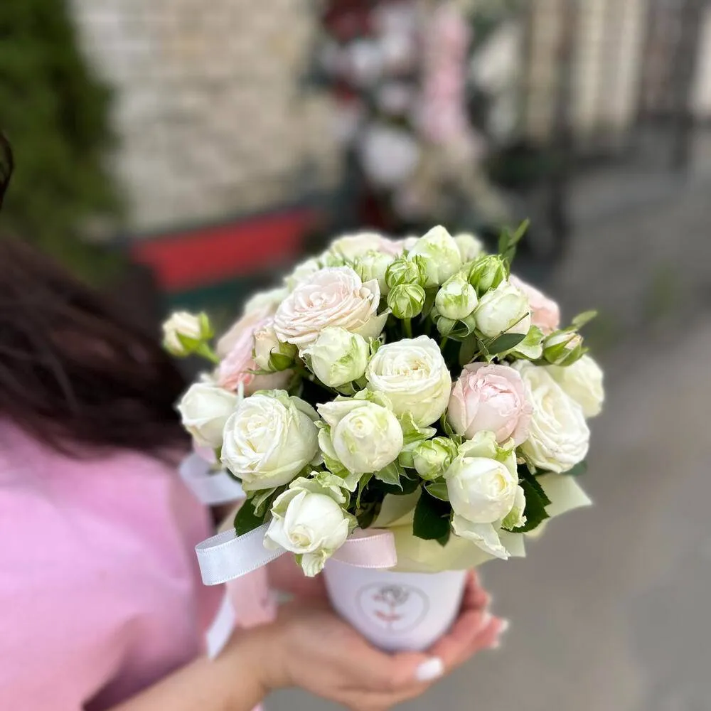 Стаканчик из кустовых роз «Нежный акцент» фото 4